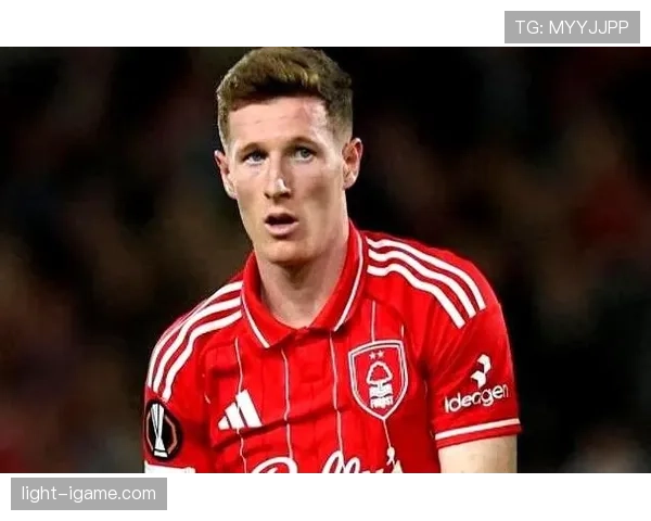 足球转会市场再起波澜：明星球员离队背后原因引热议