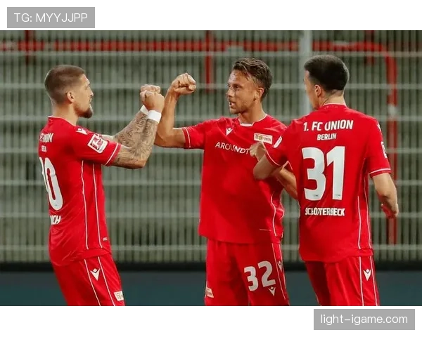 诺丁汉边路进攻 诺丁汉边路进攻