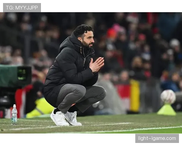 曼联深陷战术困局:豪门光环下是重建曙光还是持续沉沦? 曼联深陷战术困局:豪门光环下是重建曙光还是持续沉沦?