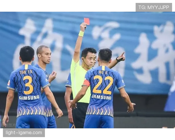 群体冲突判罚:为何多人卷入斗殴时有人吃红牌有人却免责? 群体冲突判罚:为何多人卷入斗殴时有人吃红牌有人却免责?