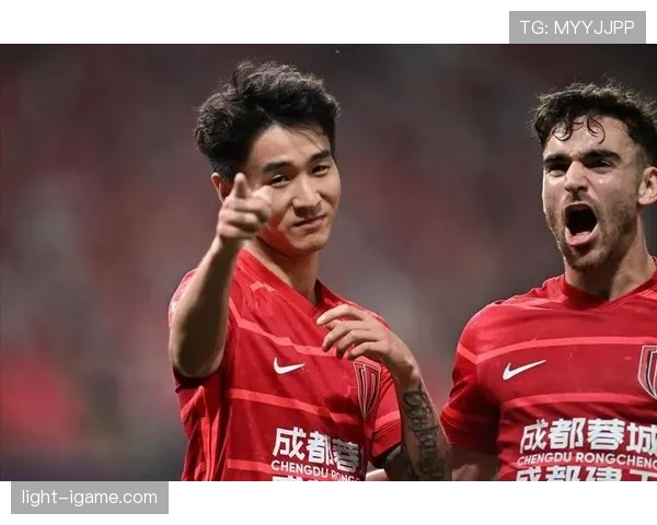 韦世豪开豪车下车拎菜袋，这画面反差笑死我